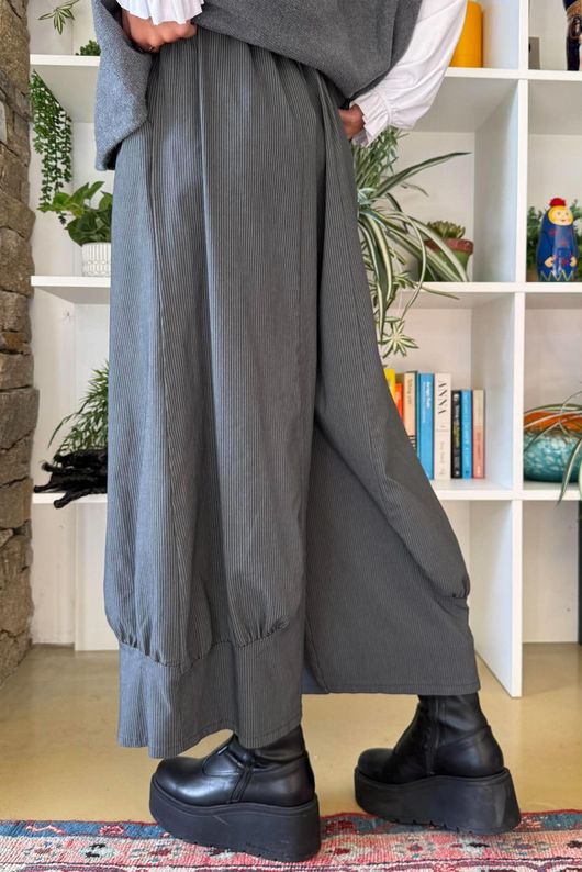 Bennie Quirky Barrel Pant Graphite Pin Stripe